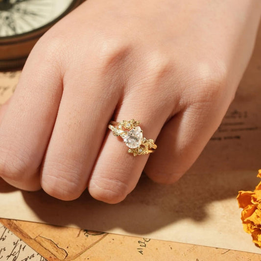 Pear Moissanite Vintage Engagement Ring Set Gold Bridal Wedding Ring Set